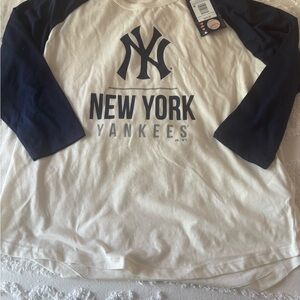 New York Yankees Raglan Shirt nwt med